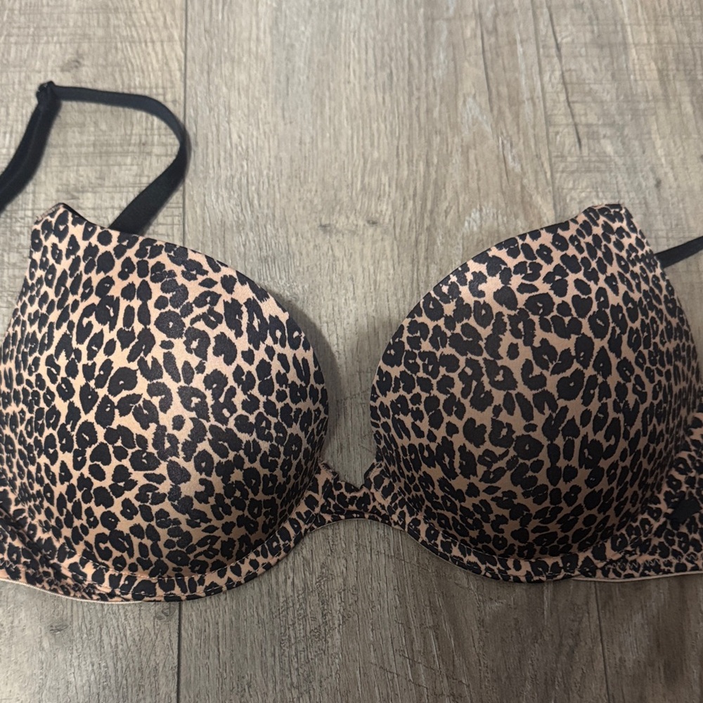 Victoria's Secret Black and Tan Leopard Bra